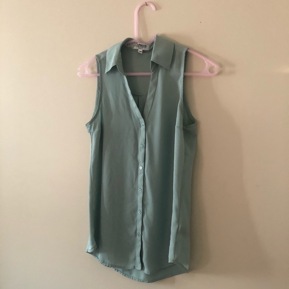 Express sleeveless portofino shirt